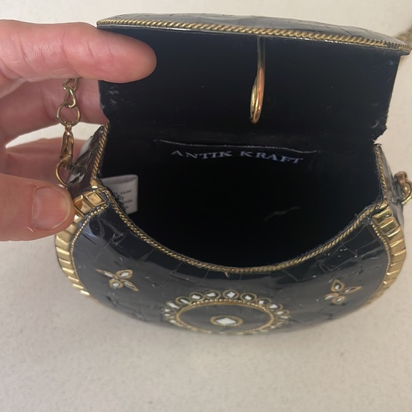 ANTIK CRAFT Clay/brass clutch handbag beautifully designed 5X6 1.5 wide 23”chain - Picture 4 of 6